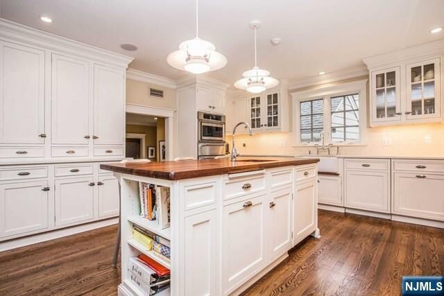 Property Photo:  10 Orchard Place  NJ 07670 