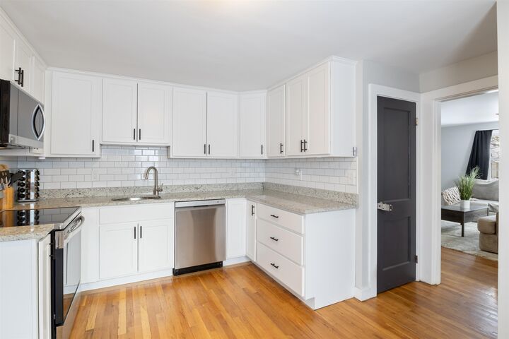 Property Photo:  276 Salmon Street  NH 03104 