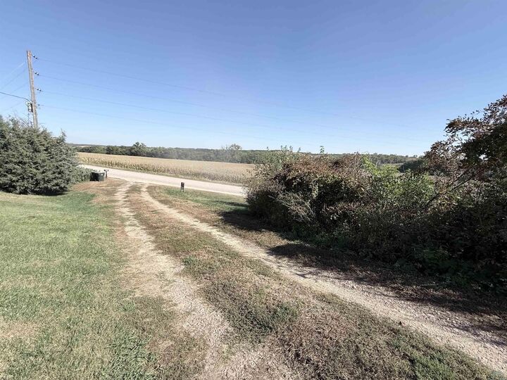 Property Photo: 1541 Oakdale Rd NE 68743