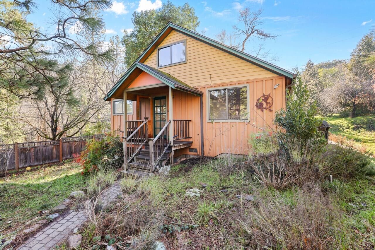 Property Photo: 5316 Coleman Creek Rd Road OR 97501