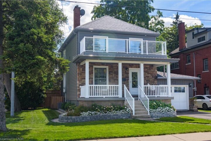 Property Photo:  232 Mountain Park Avenue  ON L8V 1A3 