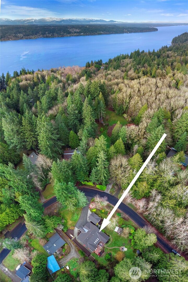 Property Photo:  6133 NE Lariat Loop  WA 98110 
