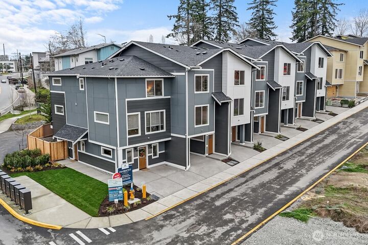 Property Photo:  16823  Alder Way E7  WA 98037 