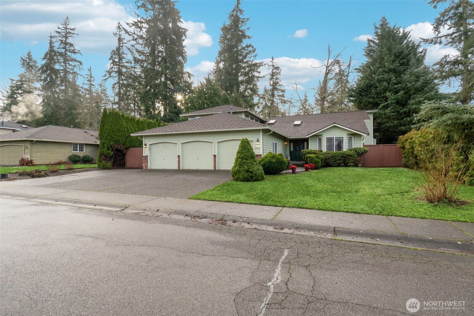 Property Photo:  6906  158th Street SE  WA 98296 