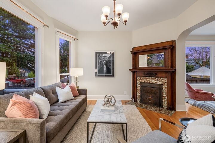 Property Photo:  703  24th Avenue S  WA 98144 