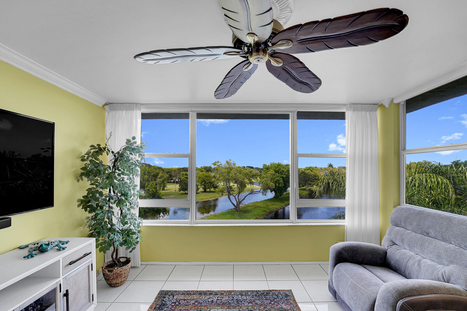 Property Photo:  4145 Cypress Reach Court 505  FL 33069 