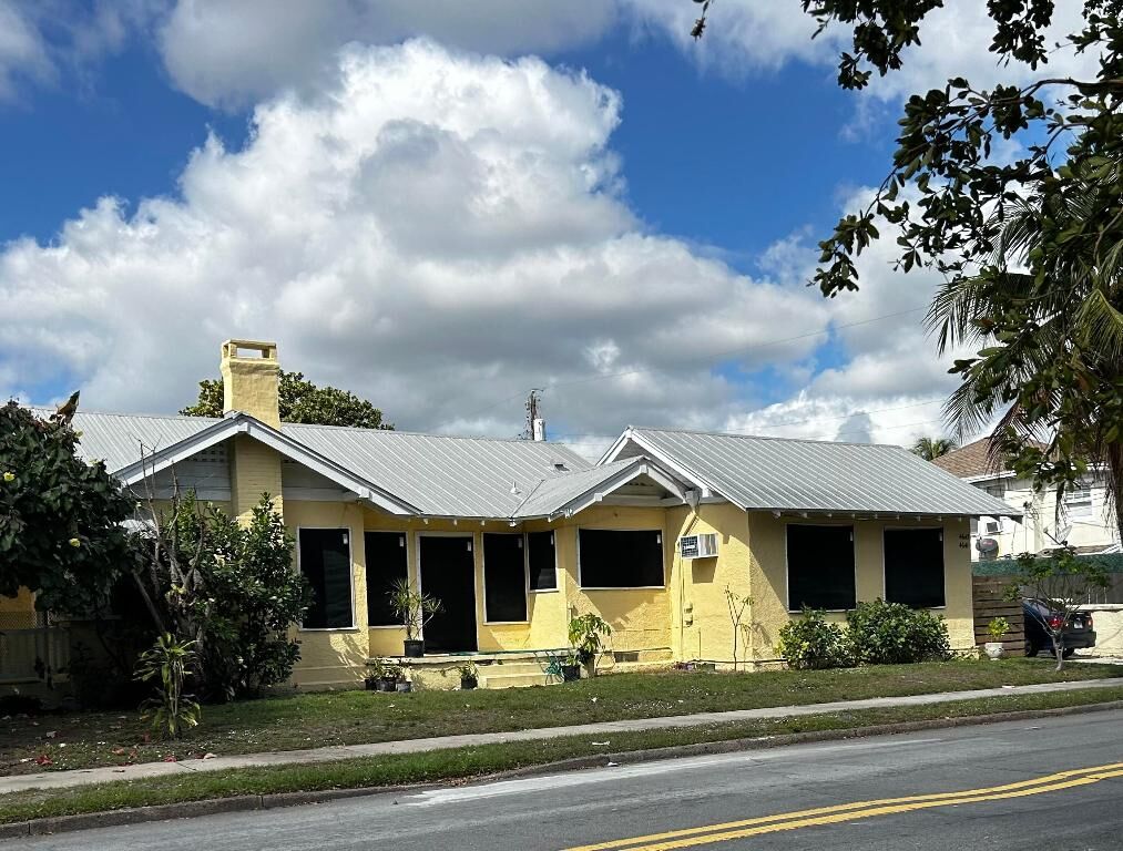 Property Photo:  501 45th Street  FL 33407 