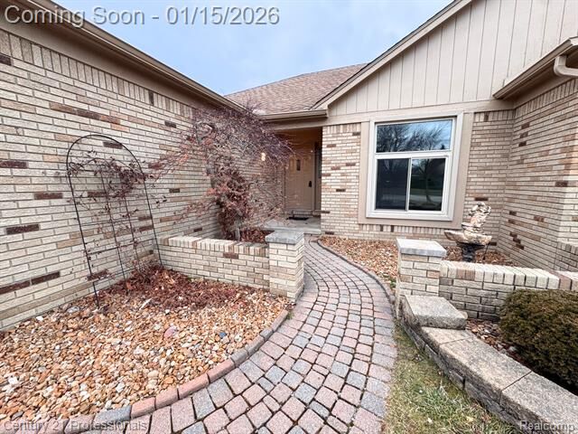 Property Photo:  2633 Marlbank Drive  MI 48310 