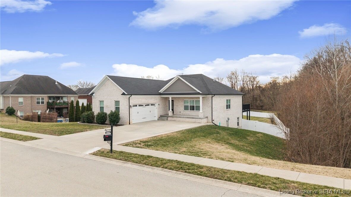 Property Photo:  8002 Shady View Drive  IN 47111 
