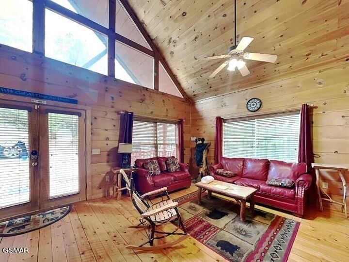 Property Photo:  2306 Pine Circle  TN 37876 