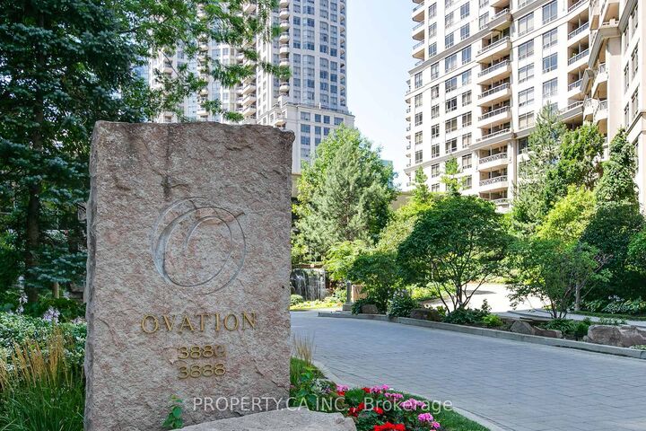 Property Photo: 3880 Duke Of York Boulevard 2804 ON L5B 4M7