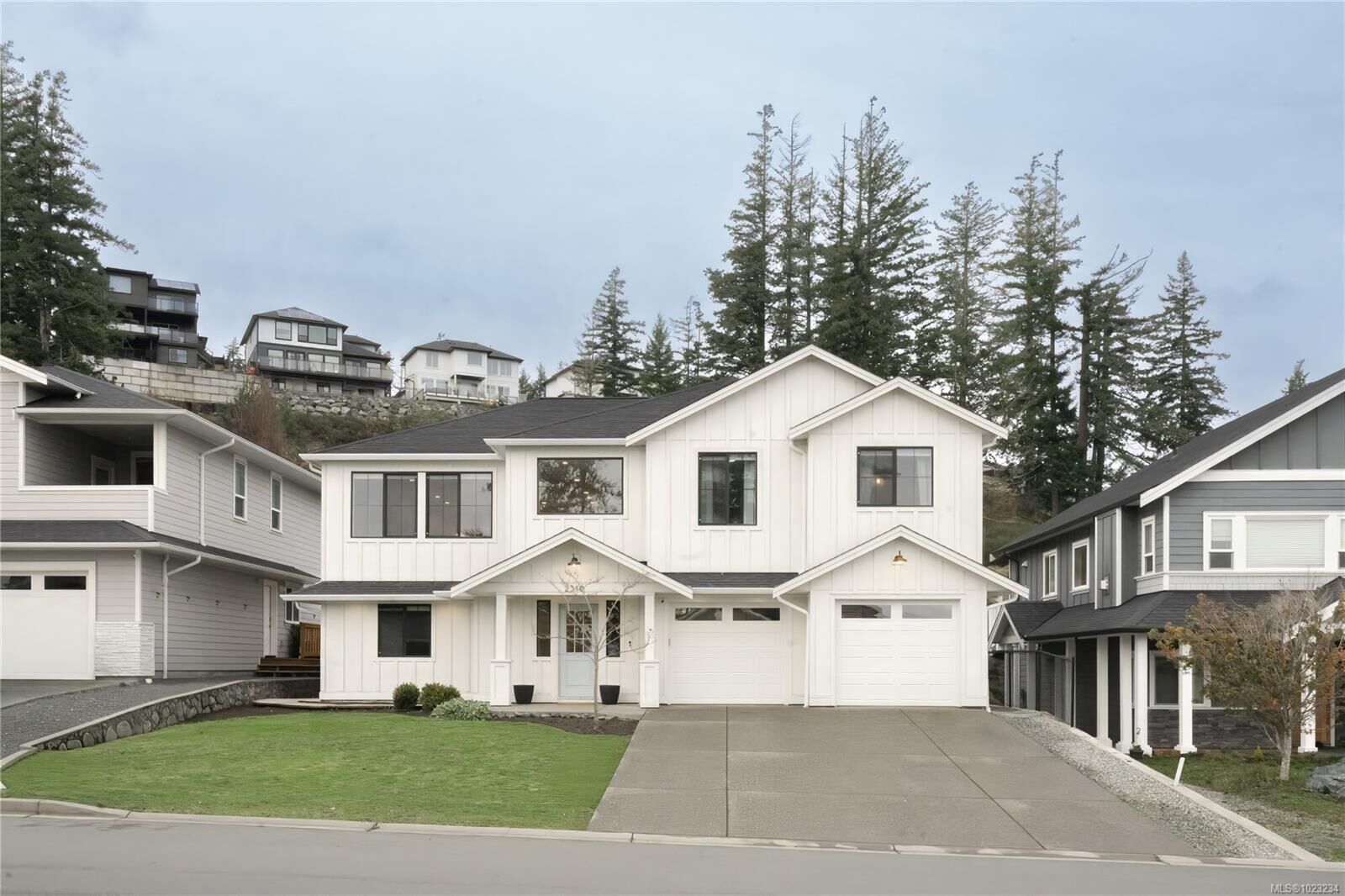 Property Photo:  2316 Mountain Heights Dr  BC V9Z 1M4 