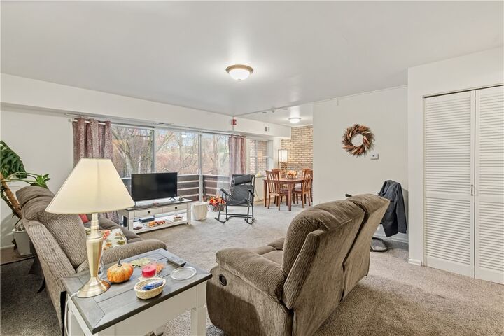 Property Photo:  5081 Sanlin Dr  PA 15108 