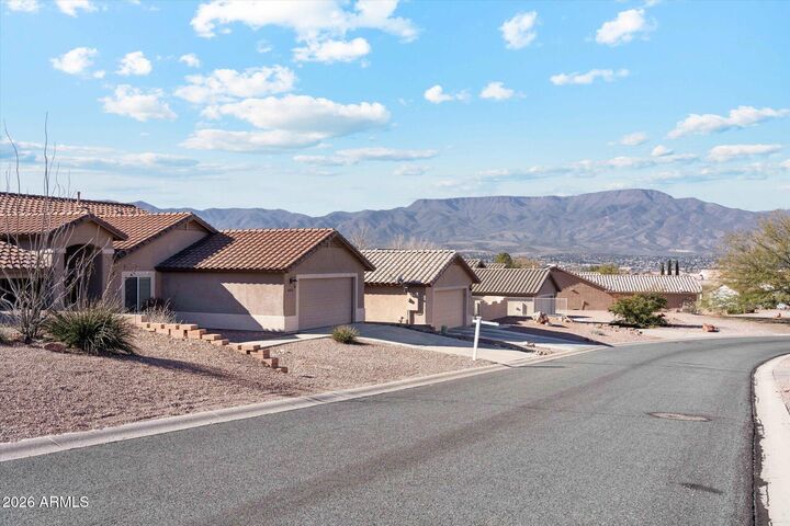 Property Photo: 6265 E Distant View Court AZ 86325