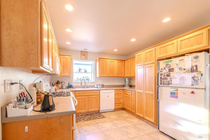 Property Photo: 822 Jack London Drive CA 95409