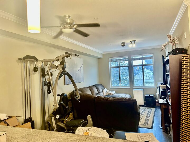 Property Photo: 2632 Pauline Street 314 BC V2S 0C9