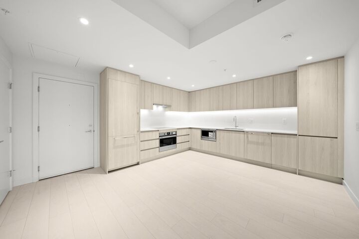 4928 Quebec Street 406 — photo 1