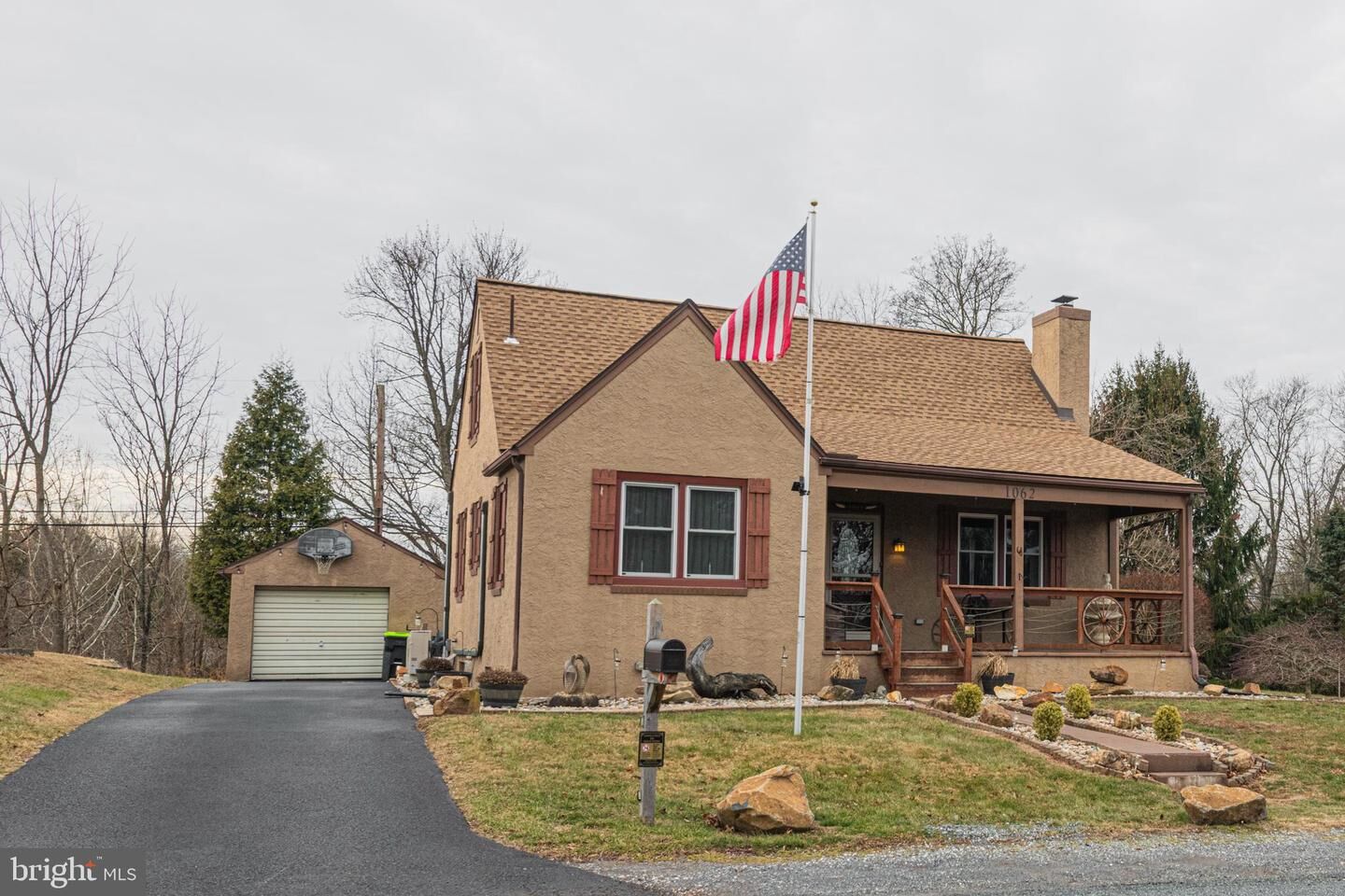 Property Photo: 1062 W Meadowbrook Road PA 19465