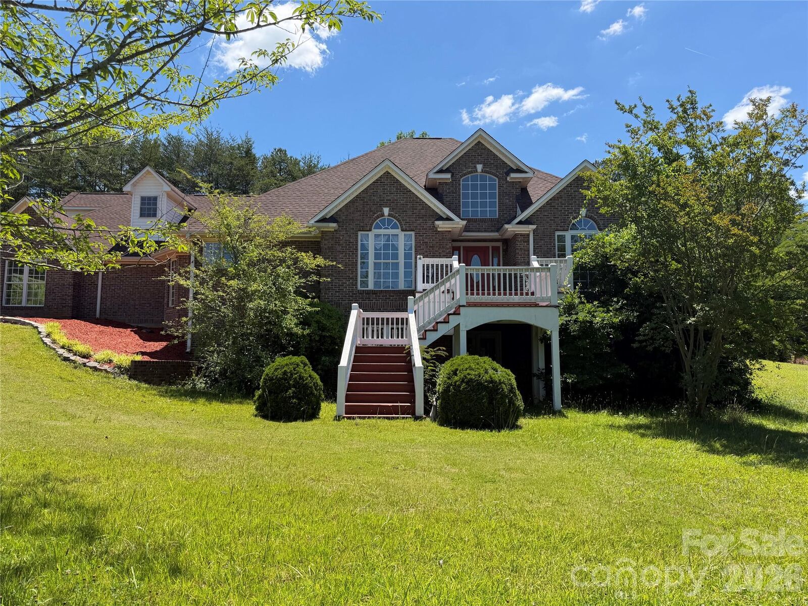 Property Photo: 92 Rodaeo Drive NC 28722