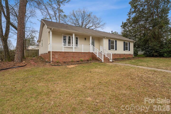 Property Photo:  1001 Eaglewood Avenue  NC 28212 