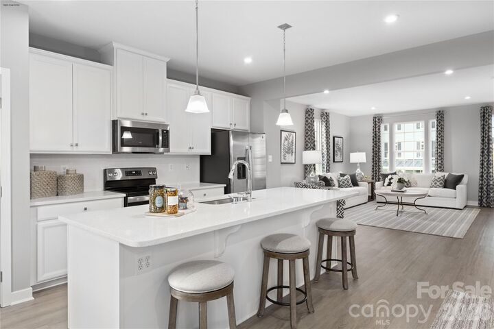 Property Photo:  7018 Yorkshire Place Way 1009B  NC 28278 