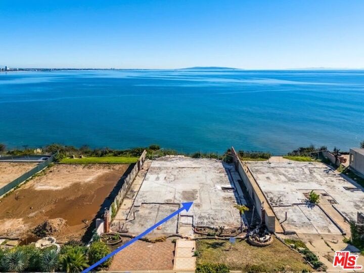 Property Photo:  18414 Coastline Dr  CA 90265 