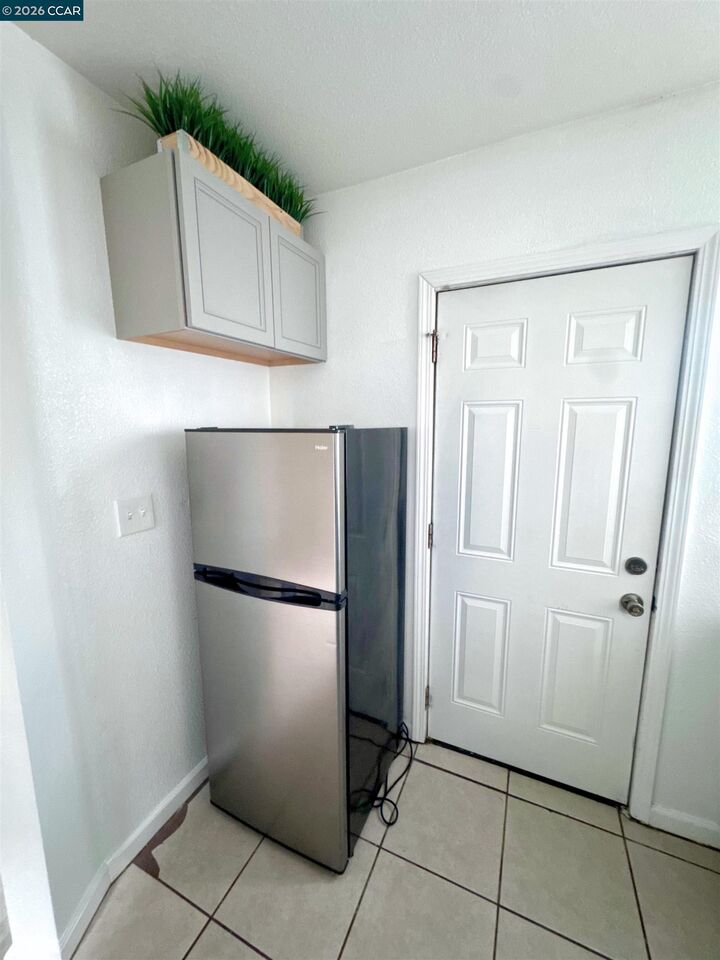 Property Photo:  416 1/2 N School St #3  CA 95240 