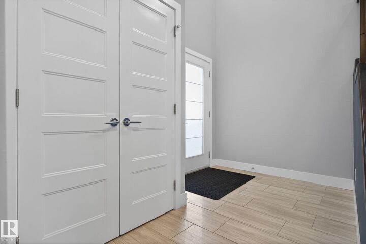 Property Photo:  3964 Claxton Loop SW  AB T6W 1Y7 