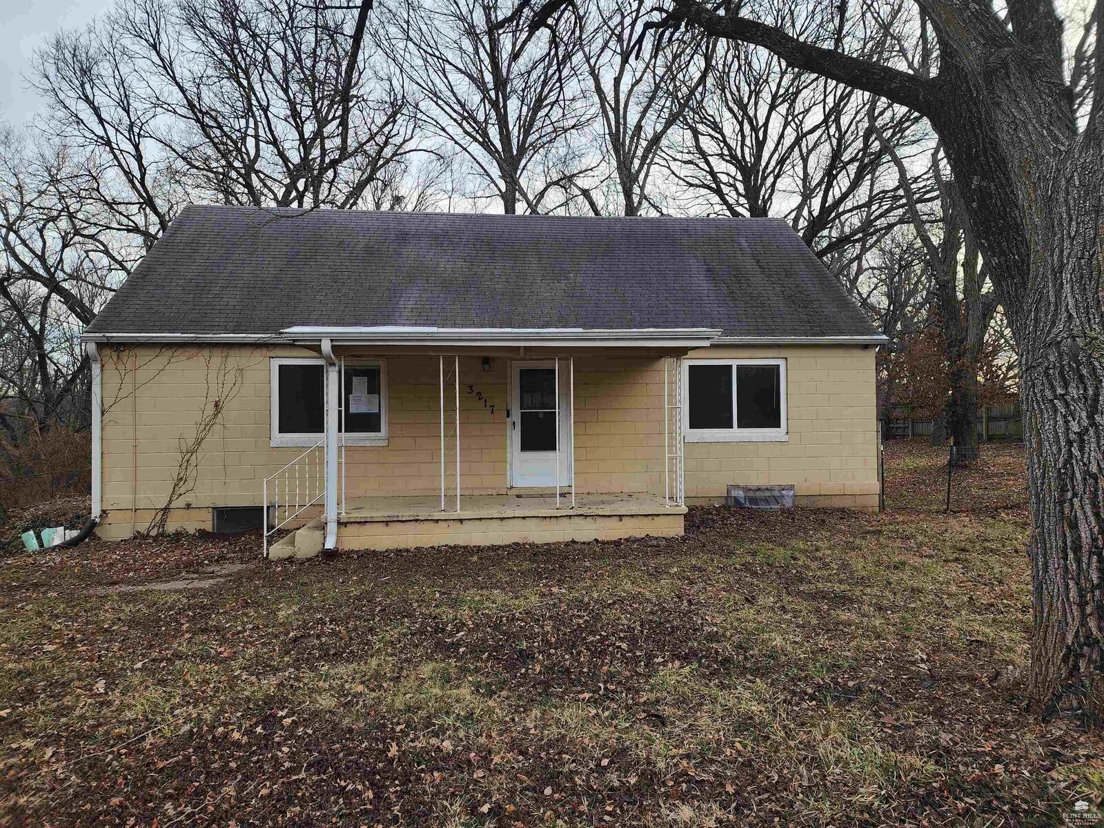 Property Photo:  3217 Anderson Avenue  KS 66503 