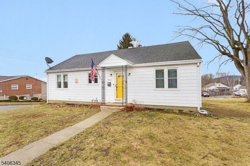 Property Photo:  1060 Grand St  NJ 08865 