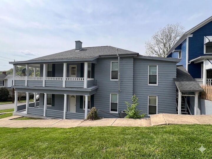 Property Photo: 423 4th Ave WV 25951