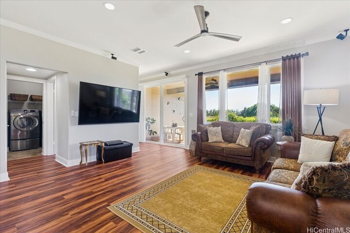 Property Photo:  91-1121 Kuanoo Street  HI 96706 