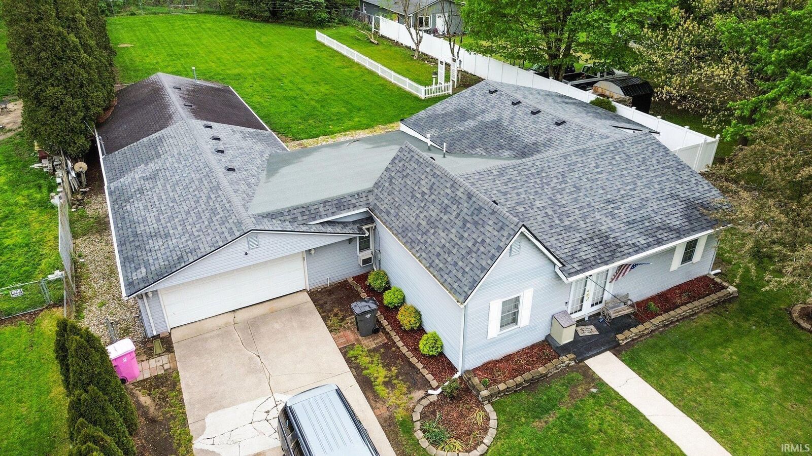 Property Photo:  804 E Vistula Street  IN 46507 