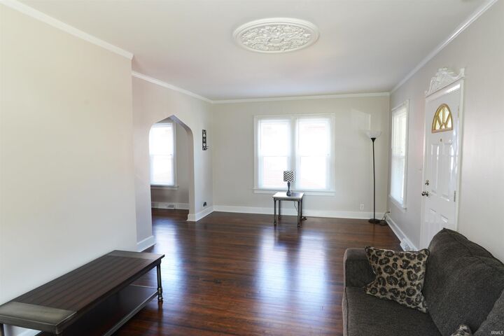 Property Photo:  1717 E Mulberry Street  IN 47714 