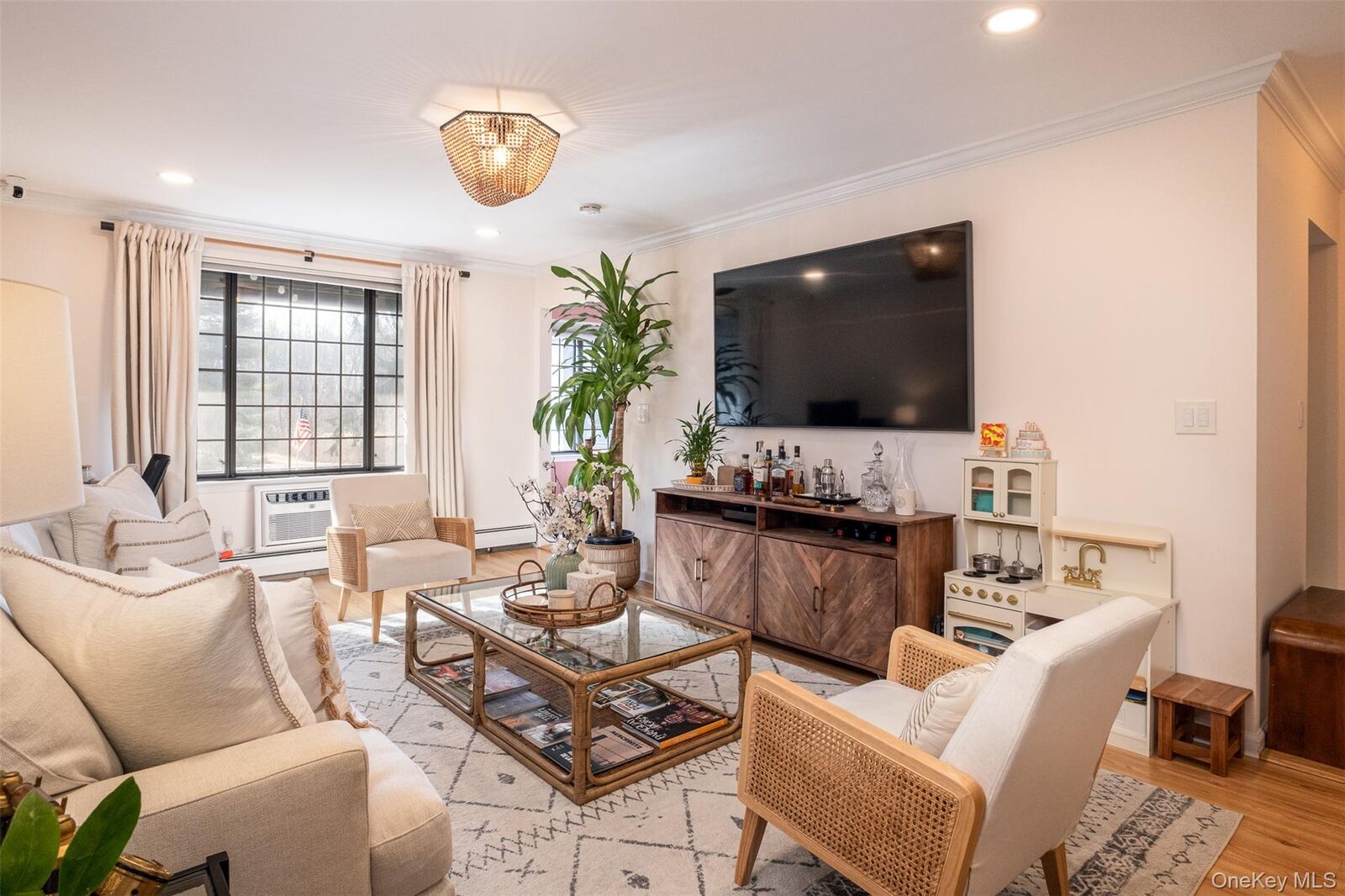 Property Photo:  4 Foxwood Drive 5  NY 10570 