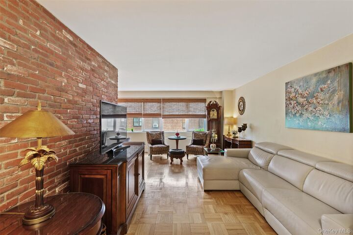 Property Photo:  230 Garth Road 7B1  NY 10583 