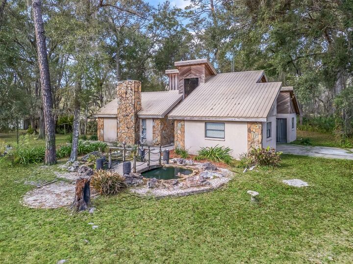 Property Photo: 11398 Cr 682 FL 33597