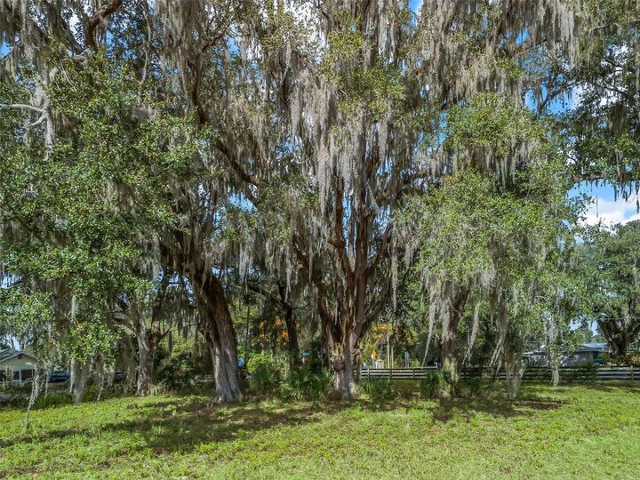 Property Photo: W C 476 FL 33513