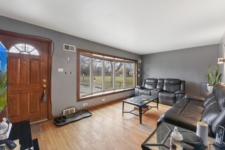 Property Photo: 5317 S Hamilton Avenue IL 60609