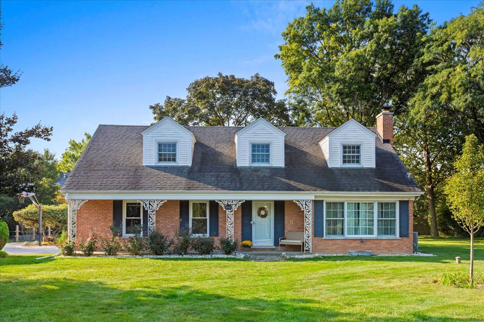 Property Photo:  3255 Westview Drive  IL 60062 