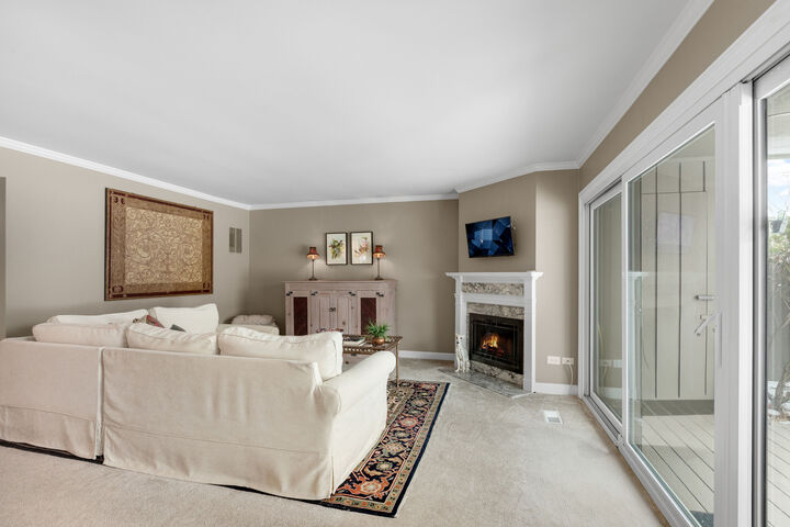 Property Photo: 563 Woodview Road IL 60010