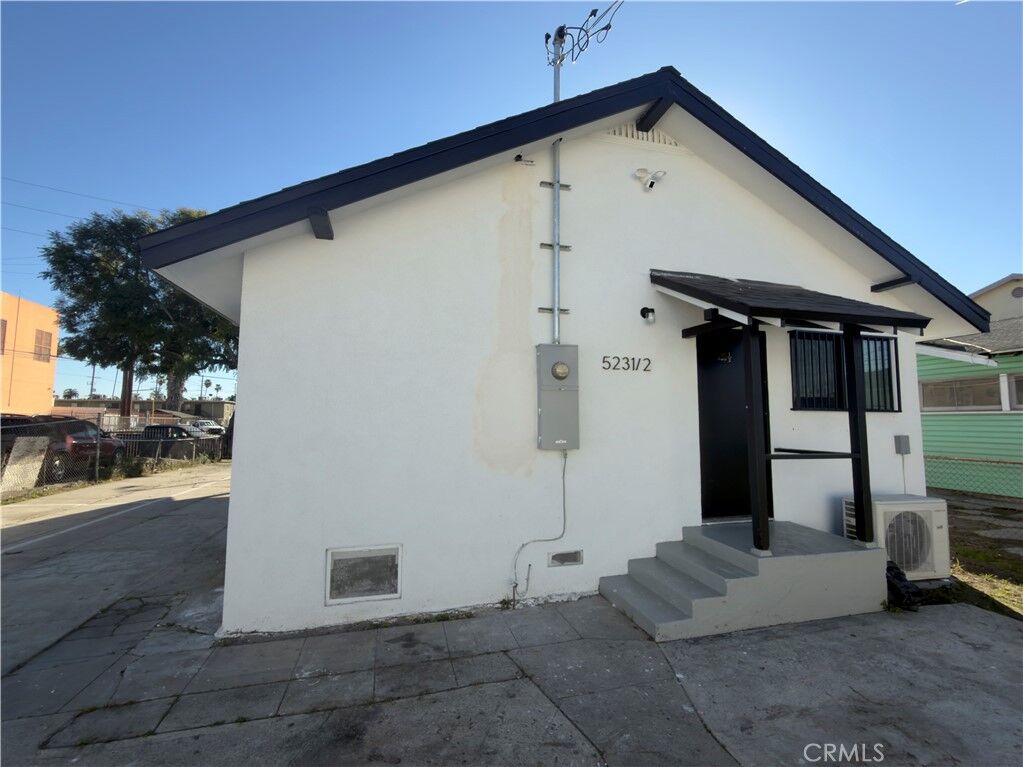 Property Photo:  523 1/2 W 78th Street  CA 90044 