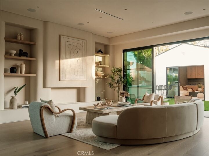 Property Photo:  11746 Blix  CA 91607 