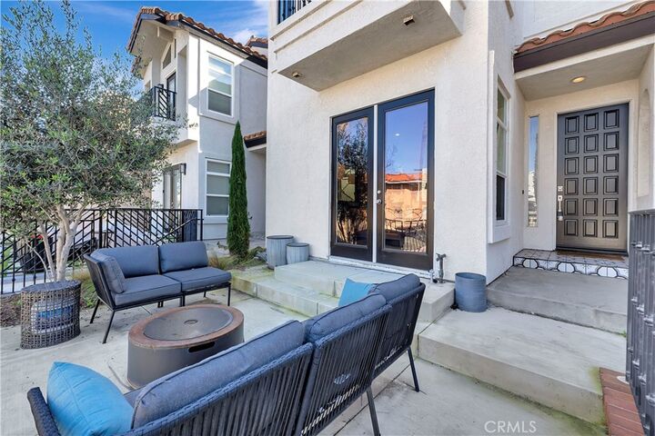 Property Photo:  310 18th Street  CA 92648 