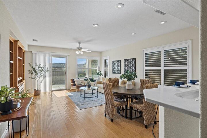 Property Photo:  915 Magnolia Lane  CA 95648 