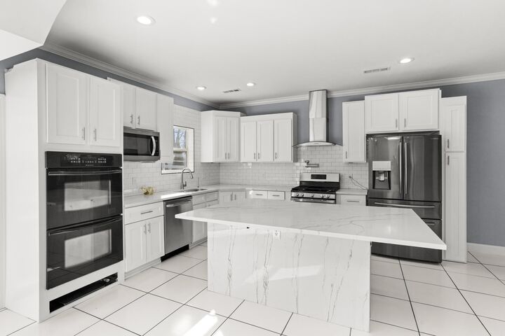 Property Photo:  239 E Bledsoe St  TN 37066 