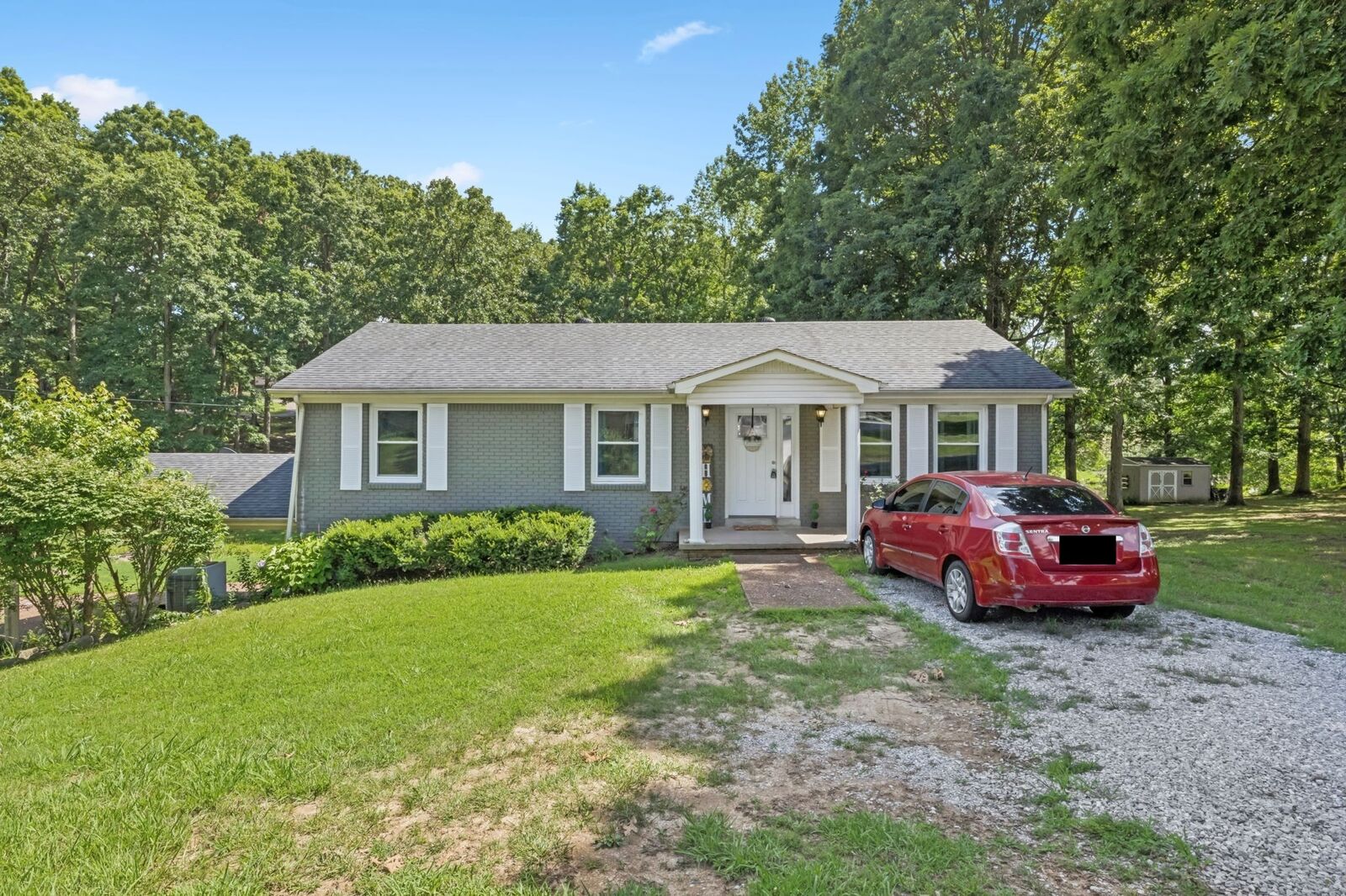 Property Photo:  630 Lakeview Cir  TN 37178 