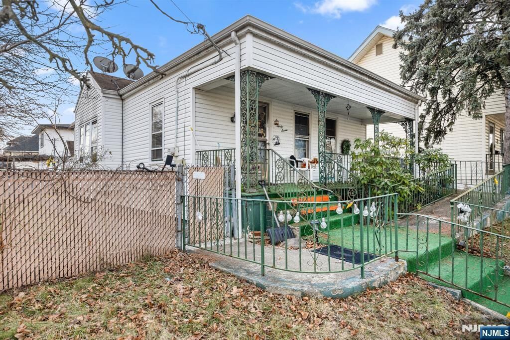 Property Photo:  37 Raritan Road  NJ 07036 