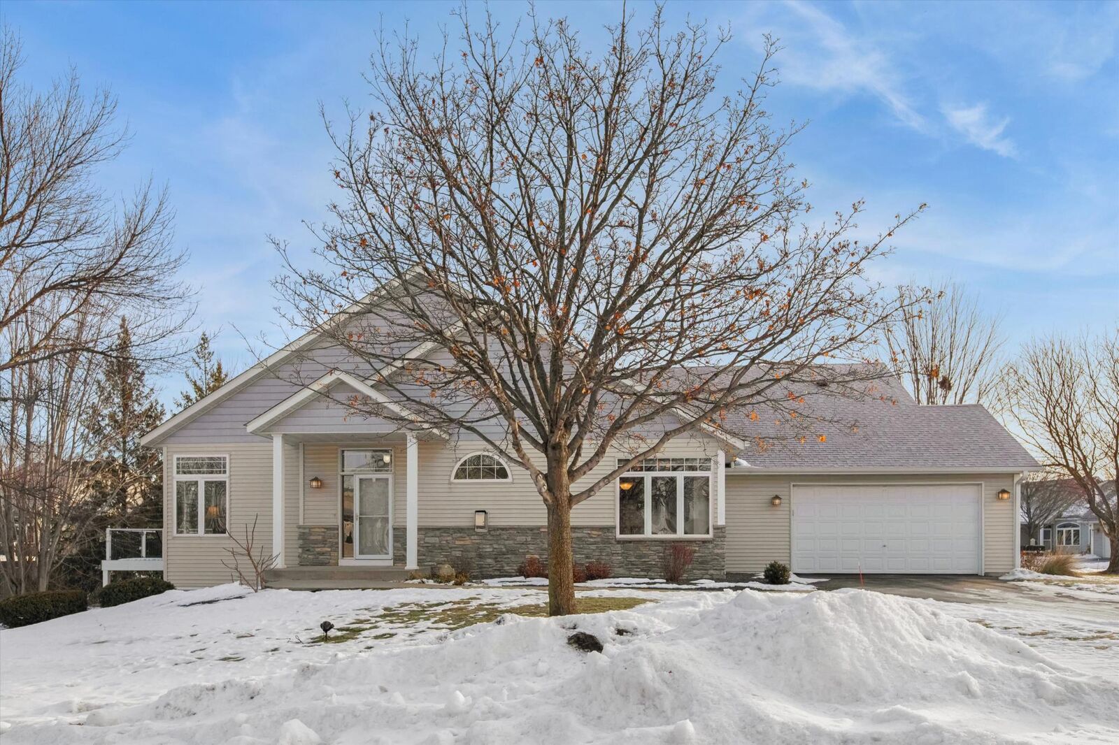 Property Photo:  14550 Hunters Lane  MN 55378 