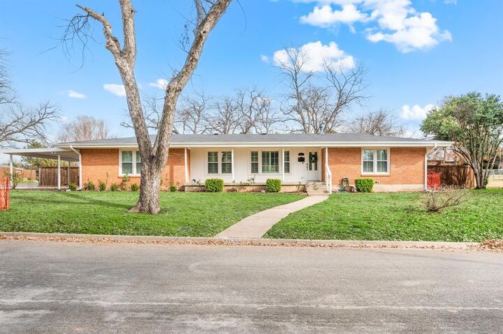 Photo de la propriété:  2900 Spruce Park Drive  TX 76118 